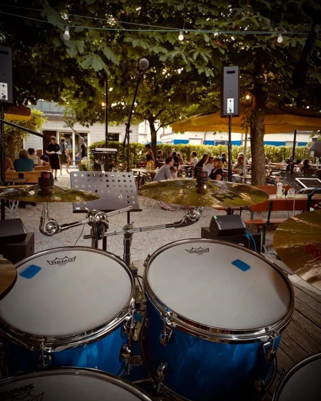 Bürgerhaus Emmering, 19:30 geht’s los. Es ist angerichtet… Servus und Baba 😘☀️